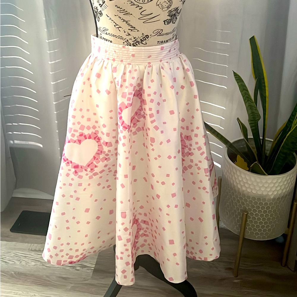 Heart print skirt with pockets